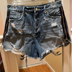 Good American medium wash shorts
